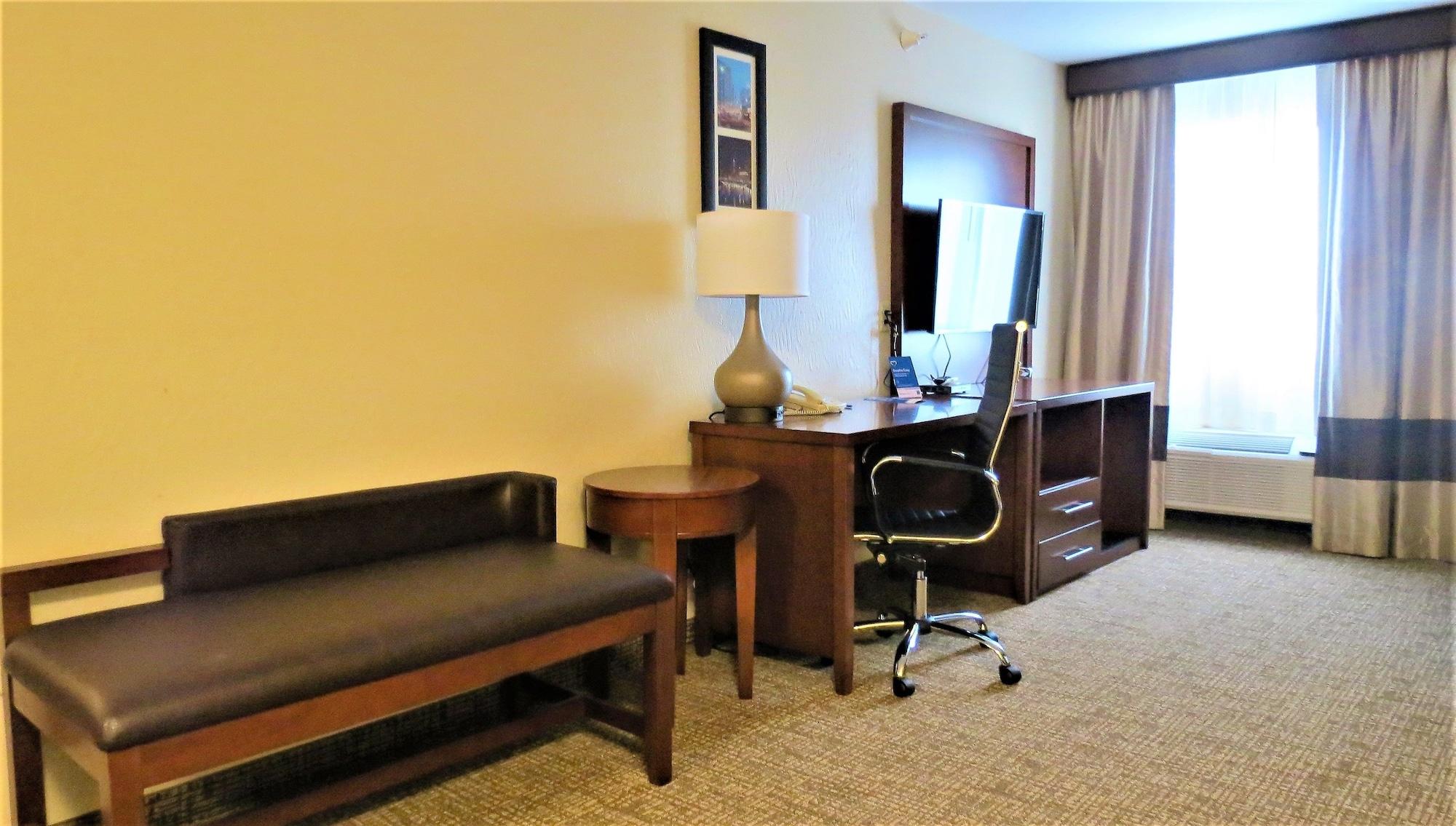 Comfort Inn & Suites Fairborn Near Wright Patterson Afb Экстерьер фото
