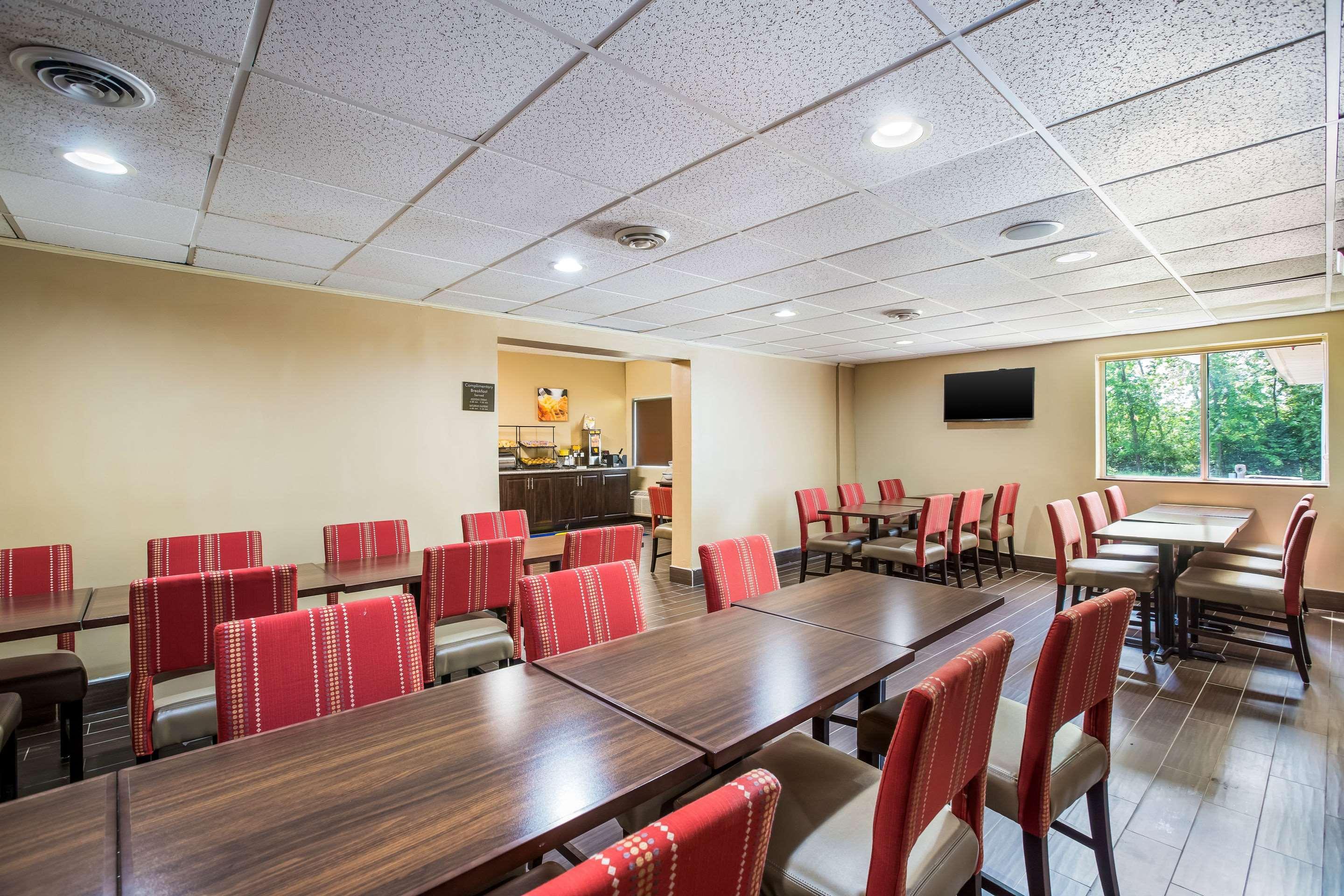 Comfort Inn & Suites Fairborn Near Wright Patterson Afb Экстерьер фото