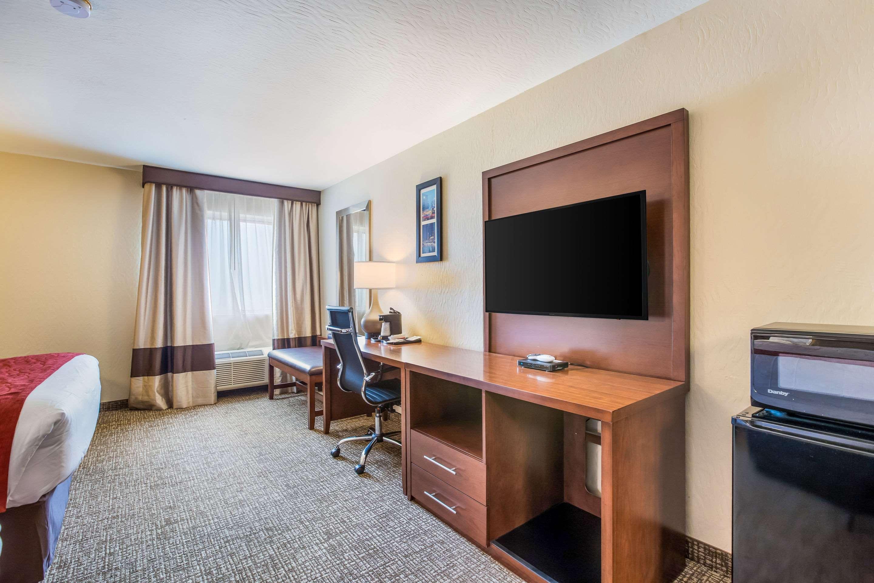 Comfort Inn & Suites Fairborn Near Wright Patterson Afb Экстерьер фото