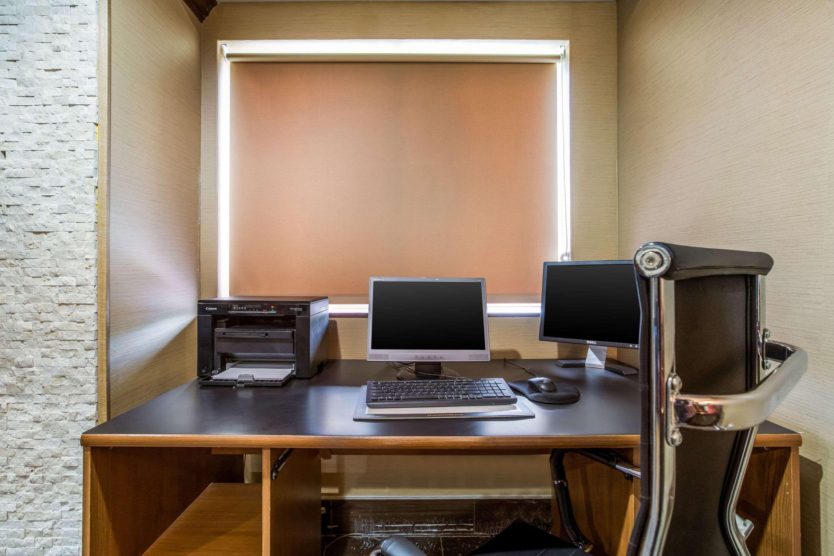Comfort Inn & Suites Fairborn Near Wright Patterson Afb Экстерьер фото