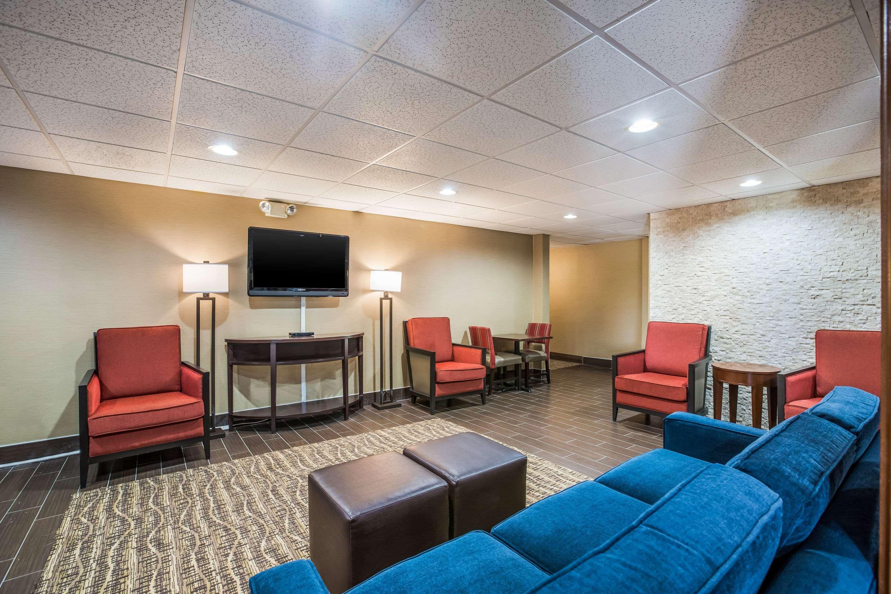 Comfort Inn & Suites Fairborn Near Wright Patterson Afb Экстерьер фото
