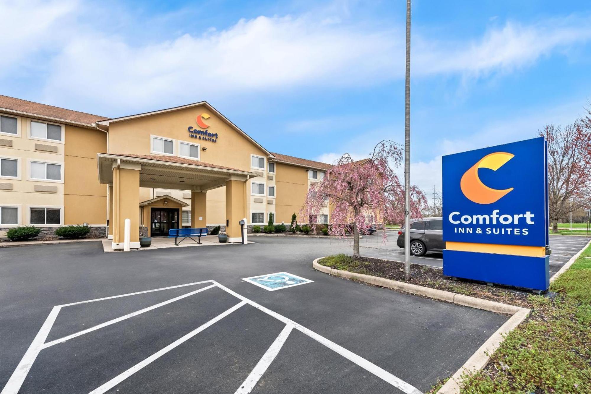 Comfort Inn & Suites Fairborn Near Wright Patterson Afb Экстерьер фото