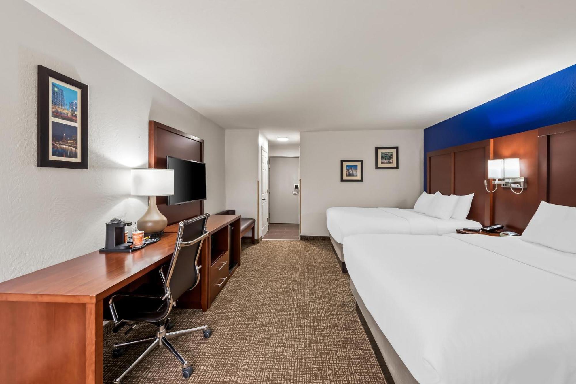 Comfort Inn & Suites Fairborn Near Wright Patterson Afb Экстерьер фото