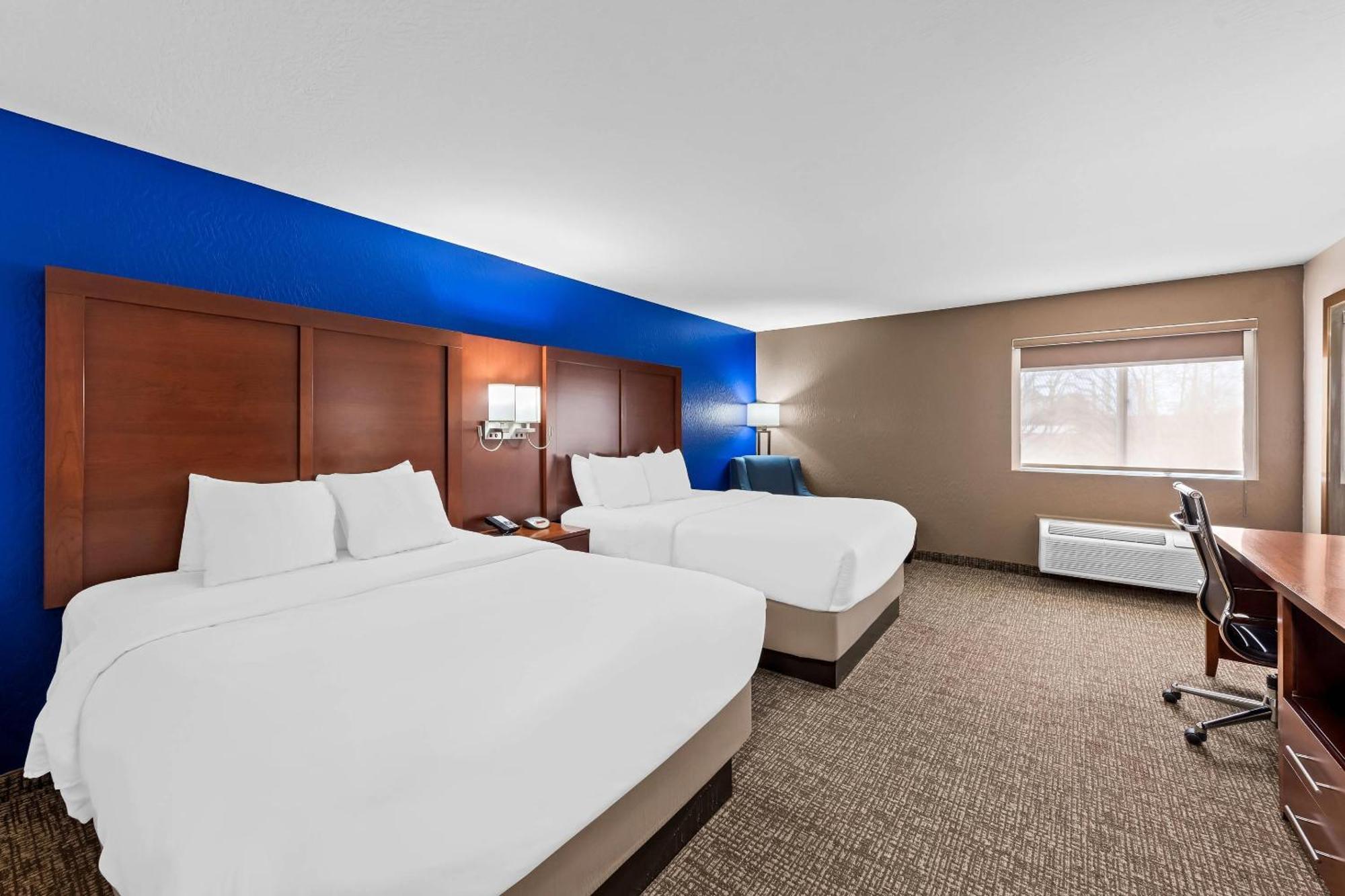 Comfort Inn & Suites Fairborn Near Wright Patterson Afb Экстерьер фото
