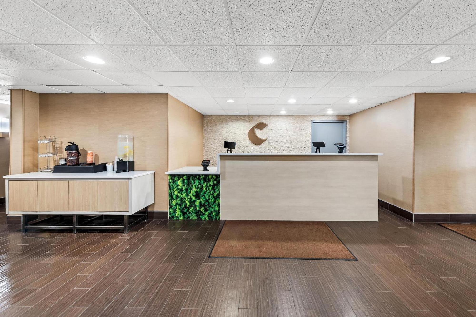 Comfort Inn & Suites Fairborn Near Wright Patterson Afb Экстерьер фото