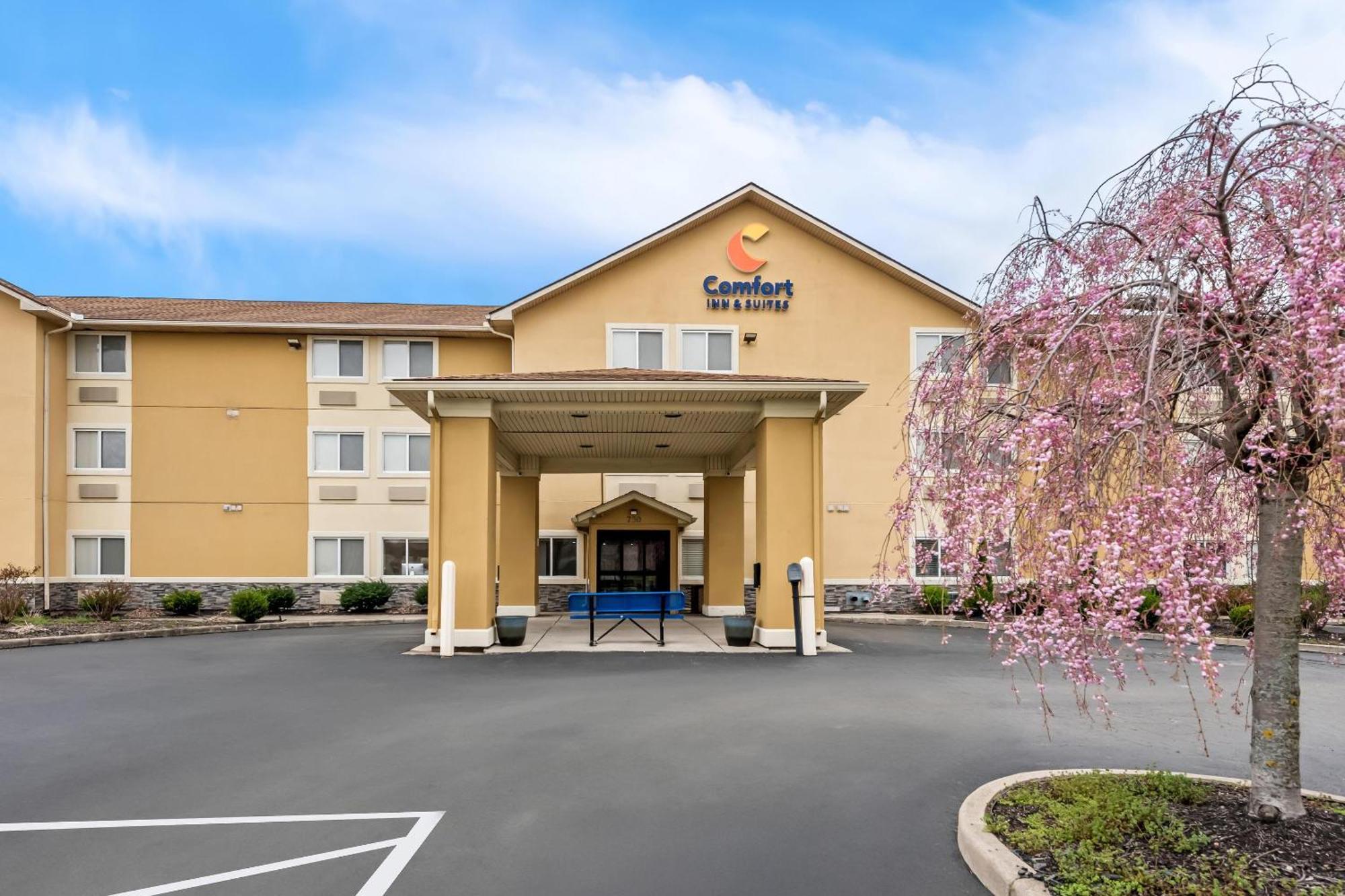 Comfort Inn & Suites Fairborn Near Wright Patterson Afb Экстерьер фото