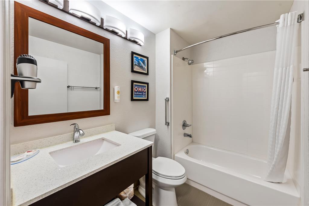 Comfort Inn & Suites Fairborn Near Wright Patterson Afb Номер фото