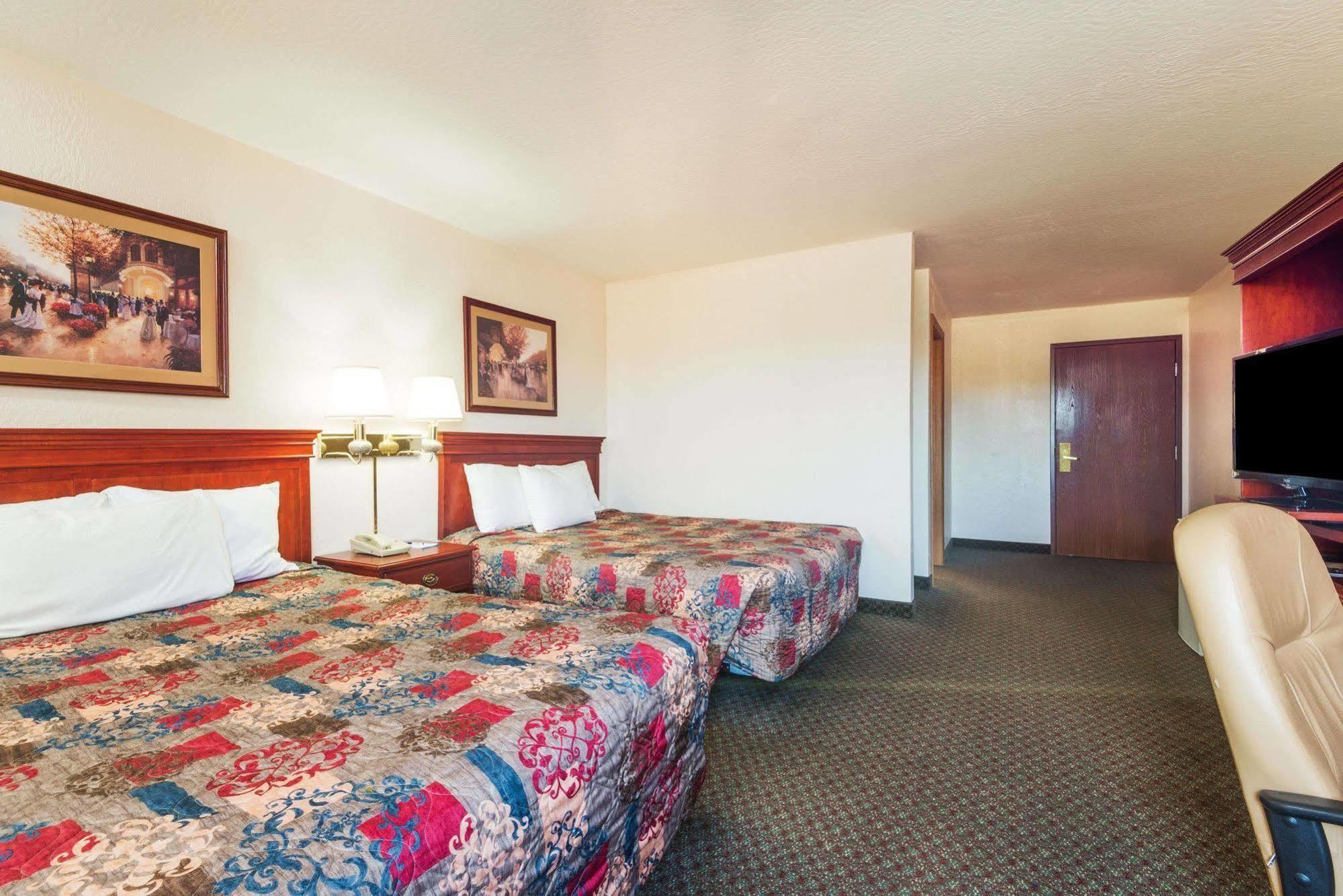 Comfort Inn & Suites Fairborn Near Wright Patterson Afb Экстерьер фото